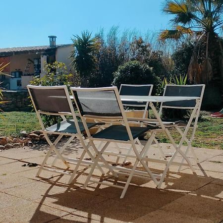 Offrez-Vous Un Sejour Dans Notre Gite A Entressen Une Grande Piscine Pour Se Rafraichir ,Un Espace De Jeux Pour Enfants Pour Des Heures De Divertissement Un Terrain De Petanque Pour Des Parties Endiablees מראה חיצוני תמונה
