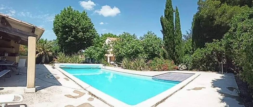 Offrez-Vous Un Sejour Dans Notre Gite A Entressen Une Grande Piscine Pour Se Rafraichir ,Un Espace De Jeux Pour Enfants Pour Des Heures De Divertissement Un Terrain De Petanque Pour Des Parties Endiablees מראה חיצוני תמונה