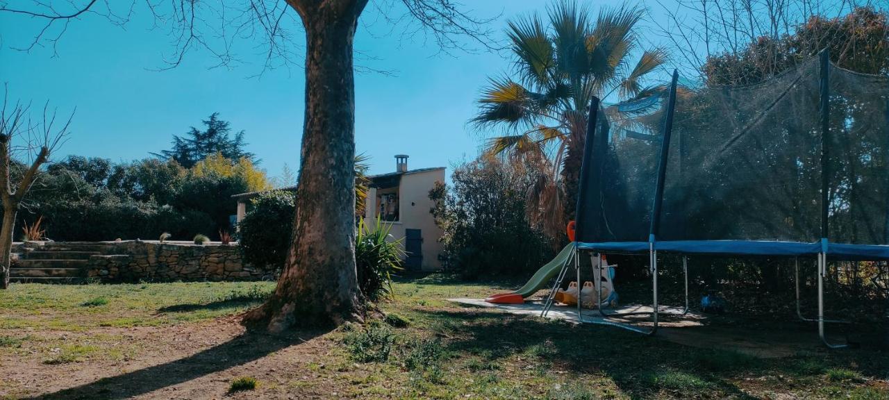 Offrez-Vous Un Sejour Dans Notre Gite A Entressen Une Grande Piscine Pour Se Rafraichir ,Un Espace De Jeux Pour Enfants Pour Des Heures De Divertissement Un Terrain De Petanque Pour Des Parties Endiablees מראה חיצוני תמונה