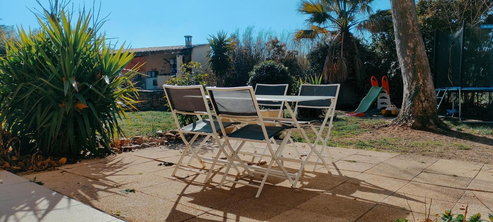 Offrez-Vous Un Sejour Dans Notre Gite A Entressen Une Grande Piscine Pour Se Rafraichir ,Un Espace De Jeux Pour Enfants Pour Des Heures De Divertissement Un Terrain De Petanque Pour Des Parties Endiablees מראה חיצוני תמונה
