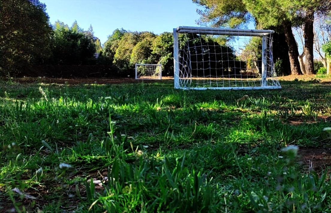 Offrez-Vous Un Sejour Dans Notre Gite A Entressen Une Grande Piscine Pour Se Rafraichir ,Un Espace De Jeux Pour Enfants Pour Des Heures De Divertissement Un Terrain De Petanque Pour Des Parties Endiablees מראה חיצוני תמונה